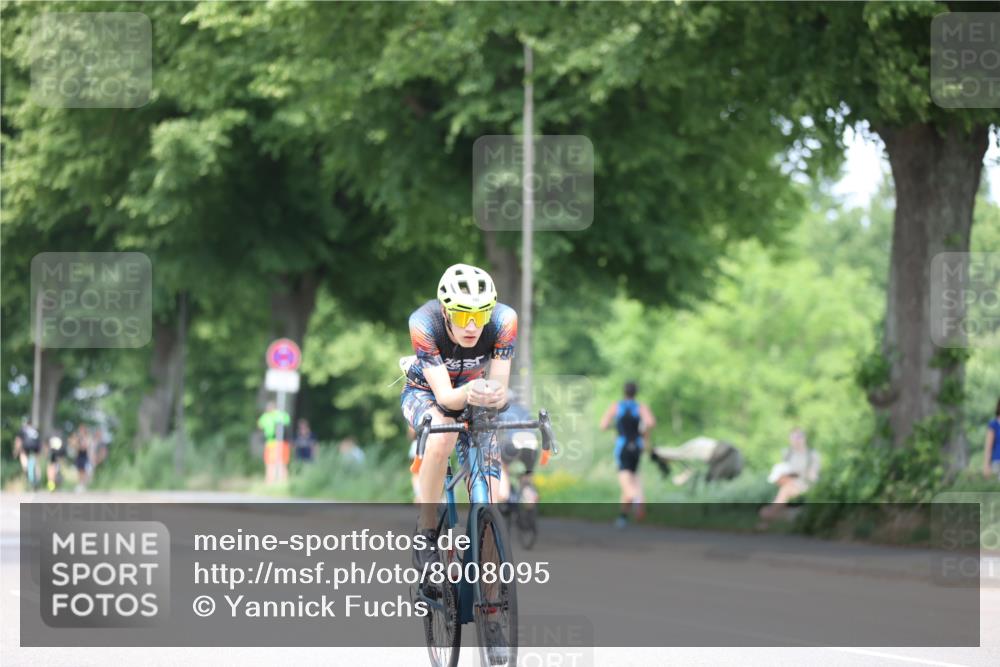15.06.2025 - 7 Türme Triathlon Yannick Fuchs http://msf.ph/oto/8008095 15.06.2025 13:22:18 Radfahren 260, 458, 631, 803, 983 meine-sportfotos.de
