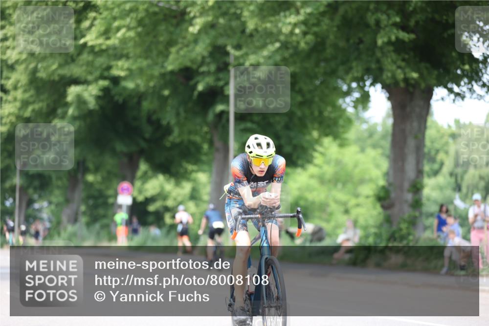 15.06.2025 - 7 Türme Triathlon Yannick Fuchs http://msf.ph/oto/8008108 15.06.2025 13:22:18 Radfahren 260, 458, 631, 803, 983 meine-sportfotos.de
