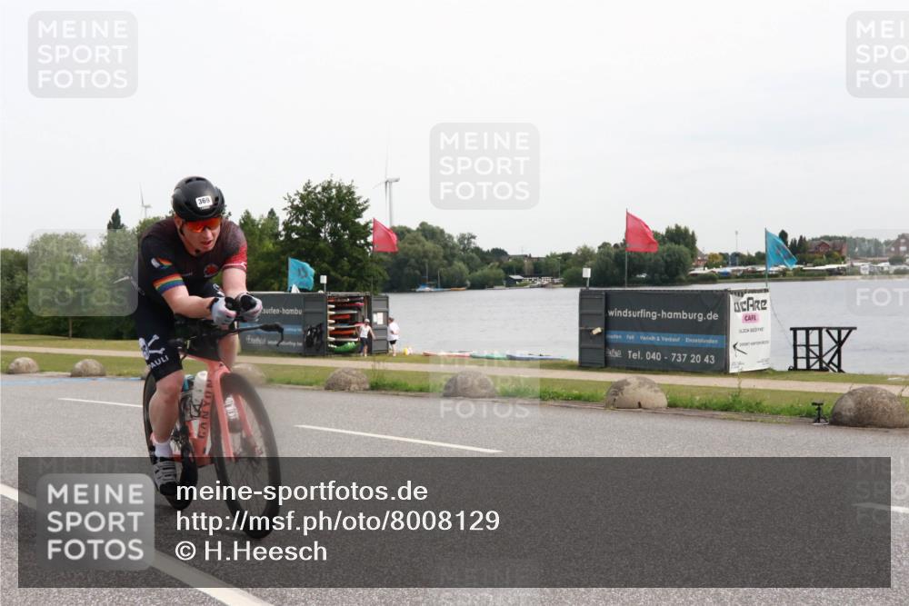 15.06.2025 - 27. Vierlanden-Triathlon H.Heesch http://msf.ph/oto/8008129 15.06.2025 10:46:32 Radfahren 369 meine-sportfotos.de
