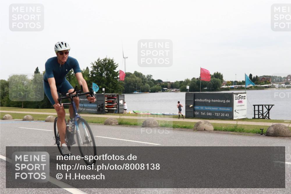 15.06.2025 - 27. Vierlanden-Triathlon H.Heesch http://msf.ph/oto/8008138 15.06.2025 10:46:47 Radfahren 441 meine-sportfotos.de