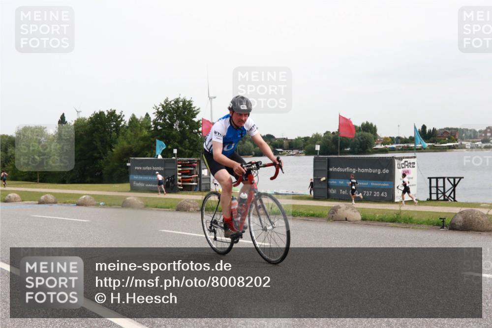 15.06.2025 - 27. Vierlanden-Triathlon H.Heesch http://msf.ph/oto/8008202 15.06.2025 10:46:58 Radfahren 315, 325, 364, 455 meine-sportfotos.de