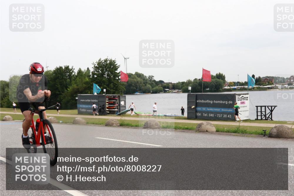 15.06.2025 - 27. Vierlanden-Triathlon H.Heesch http://msf.ph/oto/8008227 15.06.2025 10:47:06 Radfahren 68, 143, 169 meine-sportfotos.de
