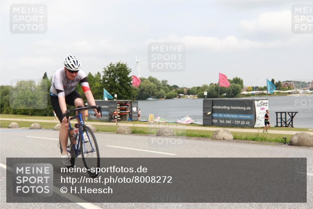 21.06.2025 - 27. Vierlanden-Triathlon H.Heesch http://msf.ph/oto/8008272 15.06.2025 12:15:26 Radfahren 643, 688, 924 meine-sportfotos.de