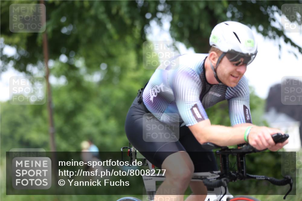 15.06.2025 - 7 Türme Triathlon Yannick Fuchs http://msf.ph/oto/8008277 15.06.2025 13:22:26 Radfahren 260, 356, 491, 631, 803 meine-sportfotos.de