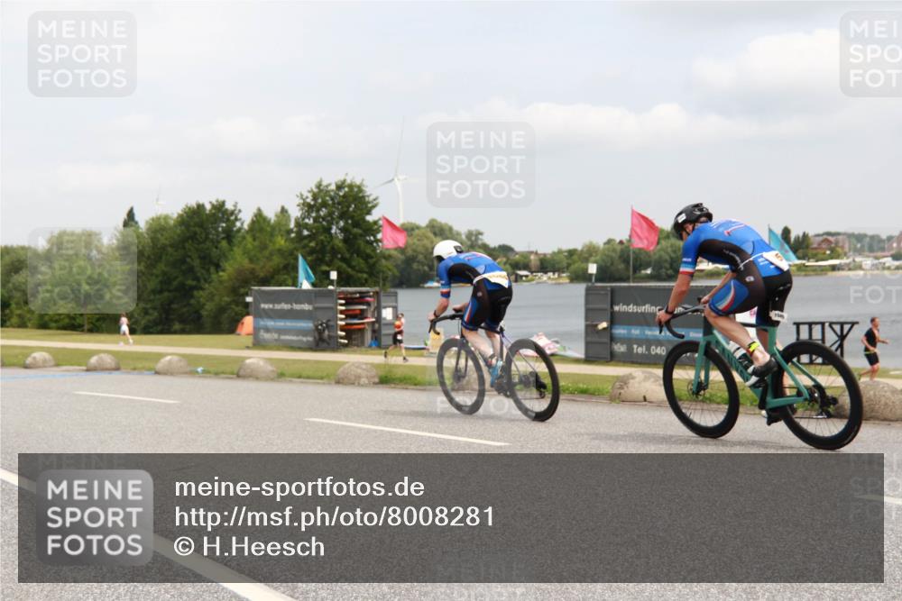 21.06.2025 - 27. Vierlanden-Triathlon H.Heesch http://msf.ph/oto/8008281 15.06.2025 12:15:27 Radfahren 643, 688, 924 meine-sportfotos.de