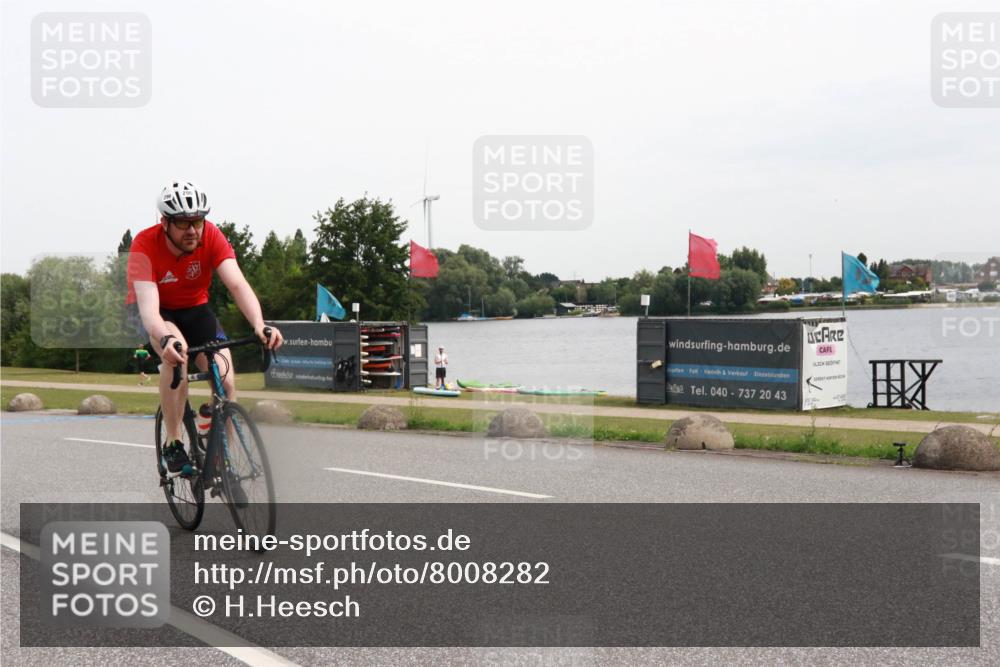 15.06.2025 - 27. Vierlanden-Triathlon H.Heesch http://msf.ph/oto/8008282 15.06.2025 10:47:16 Radfahren 193, 296, 370, 406, 418 meine-sportfotos.de