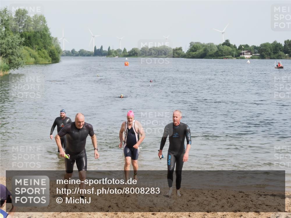 21.06.2025 - 27. Vierlanden-Triathlon MichiJ http://msf.ph/oto/8008283 15.06.2026 10:08:32 Schwimmen 387, 454, 469 meine-sportfotos.de