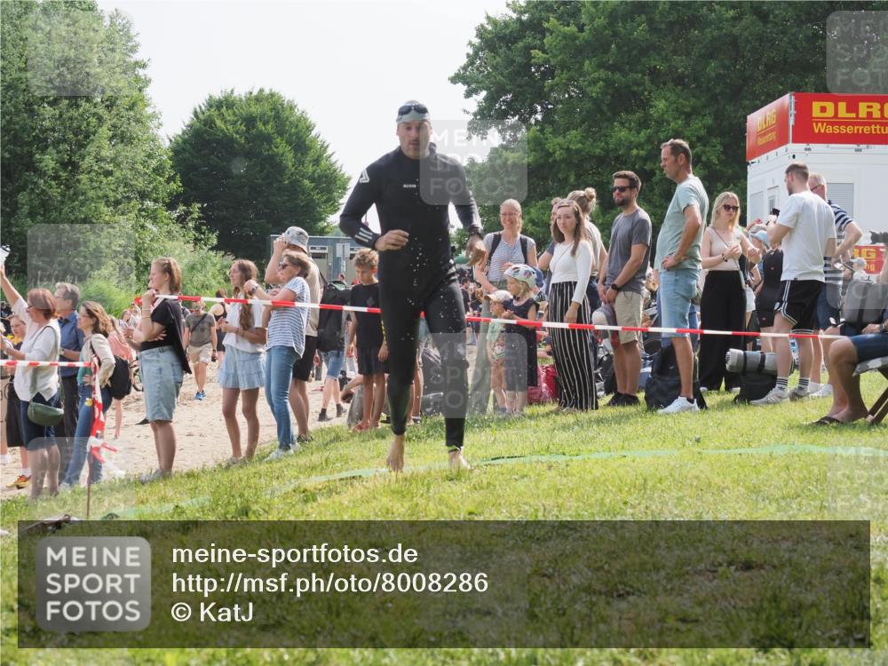 15.06.2025 - 27. Vierlanden-Triathlon KatJ http://msf.ph/oto/8008286 15.06.2025 10:06:39 Schwimmen 394, 434, 440 meine-sportfotos.de
