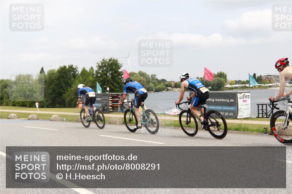 21.06.2025 - 27. Vierlanden-Triathlon H.Heesch http://msf.ph/oto/8008291 15.06.2025 12:15:28 Radfahren 643, 688, 924, 1044, 1045, 1046, 1047, 1048 meine-sportfotos.de