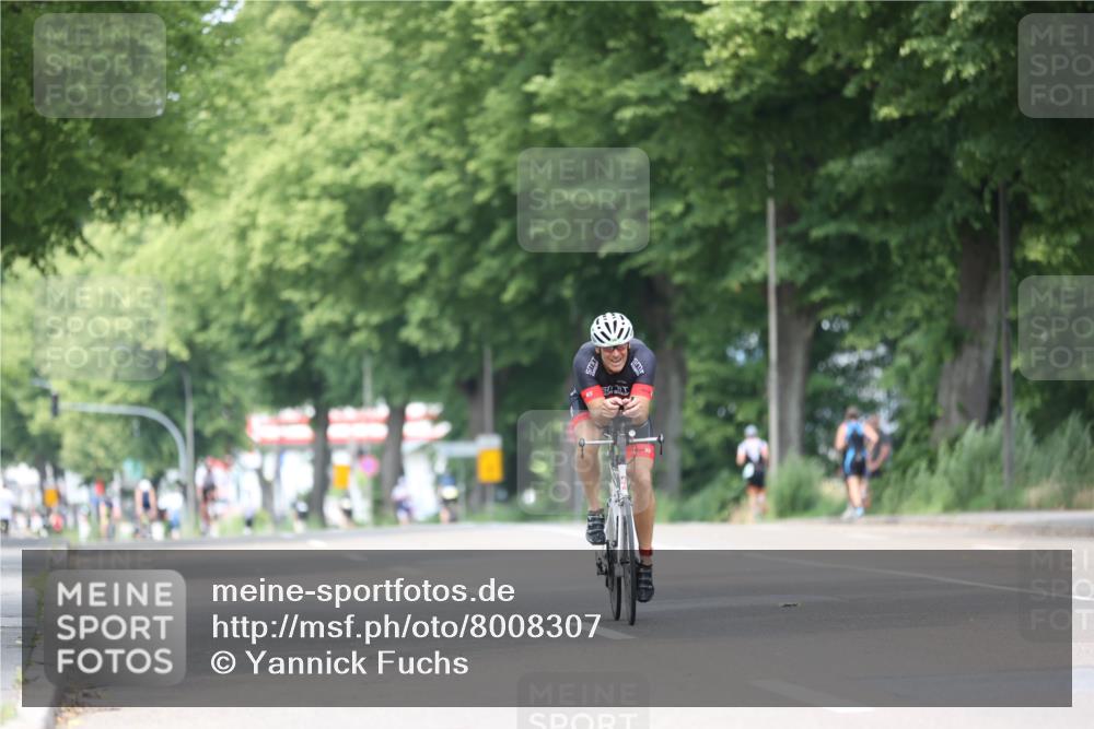 15.06.2025 - 7 Türme Triathlon Yannick Fuchs http://msf.ph/oto/8008307 15.06.2025 13:22:33 Radfahren 301, 356, 491 meine-sportfotos.de