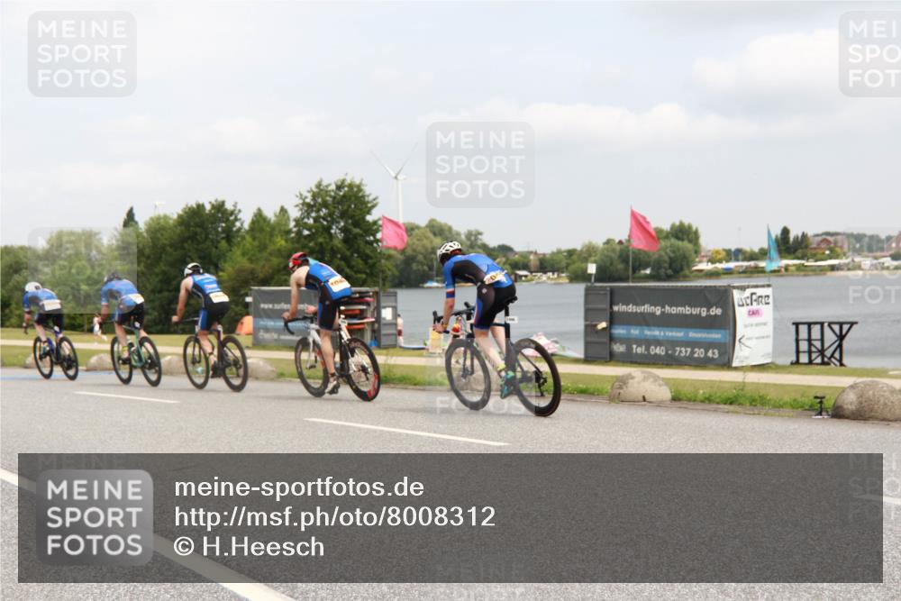 21.06.2025 - 27. Vierlanden-Triathlon H.Heesch http://msf.ph/oto/8008312 15.06.2025 12:15:28 Radfahren 643, 688, 924, 1044, 1045, 1046, 1047, 1048 meine-sportfotos.de