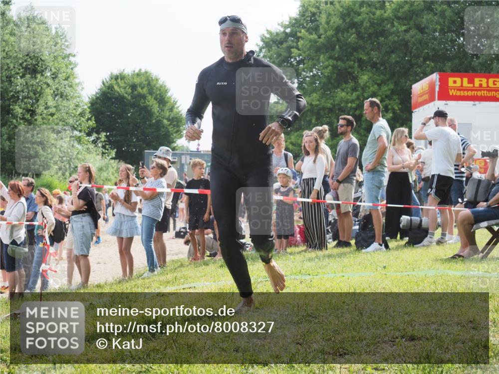 15.06.2025 - 27. Vierlanden-Triathlon KatJ http://msf.ph/oto/8008327 15.06.2025 10:06:40 Schwimmen 394, 434, 440 meine-sportfotos.de