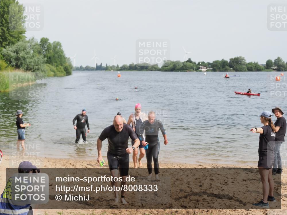 21.06.2025 - 27. Vierlanden-Triathlon MichiJ http://msf.ph/oto/8008333 15.06.2026 10:08:34 Schwimmen 380, 387, 437, 454, 469 meine-sportfotos.de