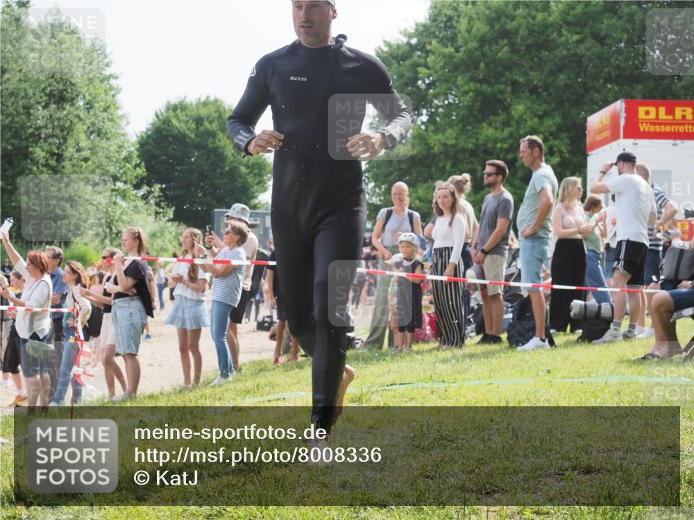 15.06.2025 - 27. Vierlanden-Triathlon KatJ http://msf.ph/oto/8008336 15.06.2025 10:06:40 Schwimmen 394, 434, 440 meine-sportfotos.de