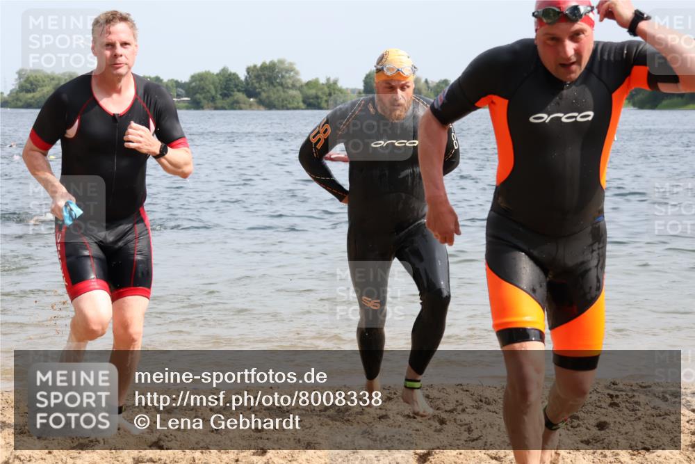 15.06.2025 - 27. Vierlanden-Triathlon Lena Gebhardt http://msf.ph/oto/8008338 15.06.2025 10:05:55 Schwimmen 362, 372, 392, 410, 435, 442, 458 meine-sportfotos.de