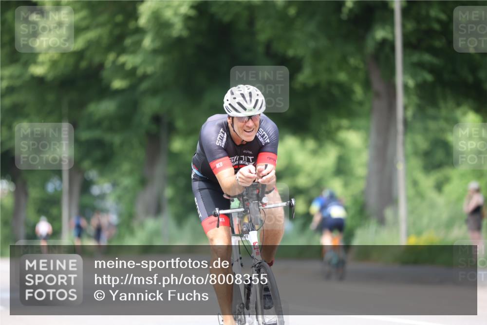 15.06.2025 - 7 Türme Triathlon Yannick Fuchs http://msf.ph/oto/8008355 15.06.2025 13:22:35 Radfahren 301, 356, 491 meine-sportfotos.de