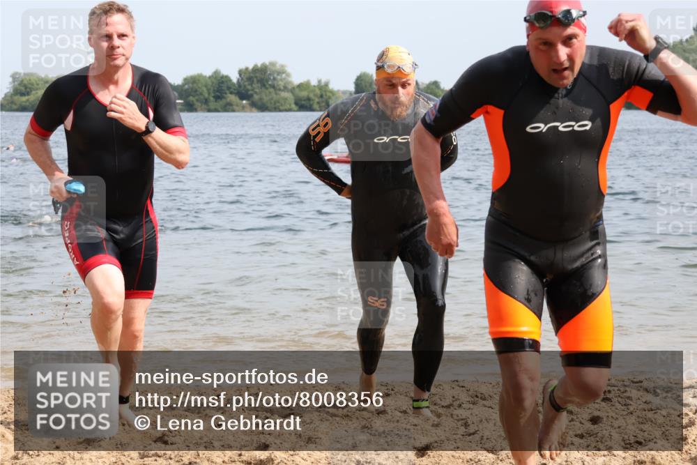15.06.2025 - 27. Vierlanden-Triathlon Lena Gebhardt http://msf.ph/oto/8008356 15.06.2025 10:05:55 Schwimmen 362, 372, 392, 410, 435, 442, 458 meine-sportfotos.de
