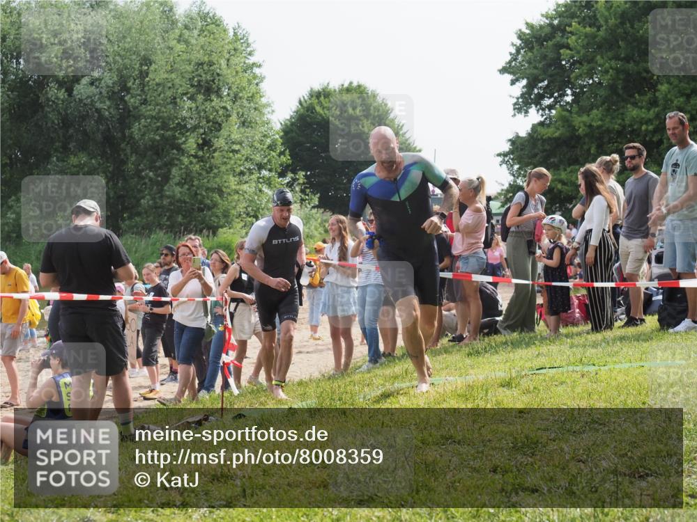 15.06.2025 - 27. Vierlanden-Triathlon KatJ http://msf.ph/oto/8008359 15.06.2025 10:06:47 Schwimmen 367, 386, 388, 423, 440, 441, 457 meine-sportfotos.de