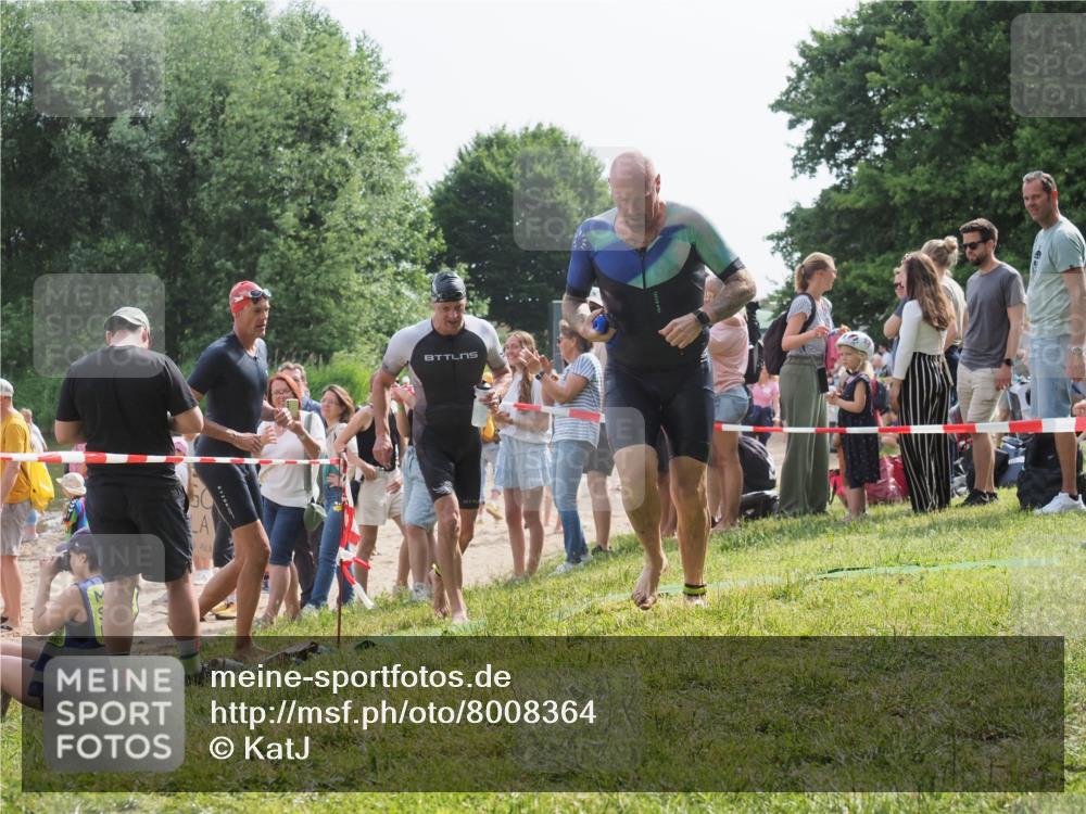 15.06.2025 - 27. Vierlanden-Triathlon KatJ http://msf.ph/oto/8008364 15.06.2025 10:06:48 Schwimmen 367, 386, 388, 396, 423, 440, 441, 457 meine-sportfotos.de