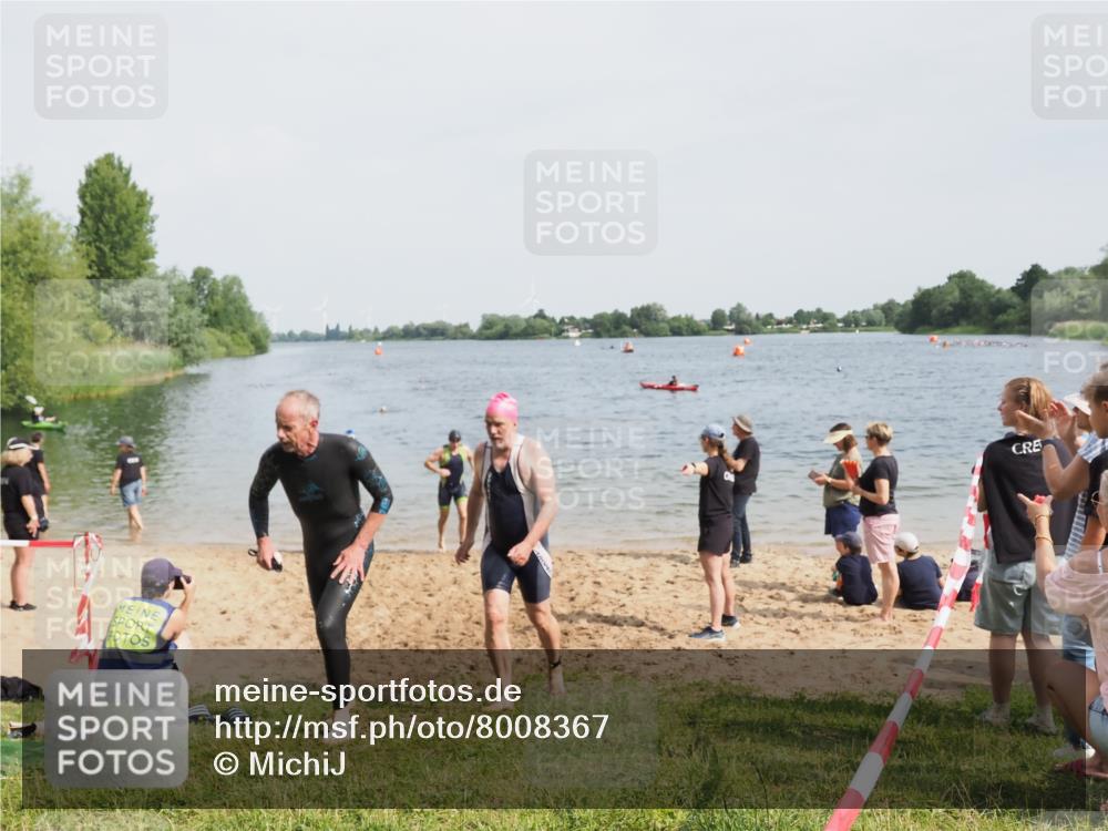 21.06.2025 - 27. Vierlanden-Triathlon MichiJ http://msf.ph/oto/8008367 15.06.2026 10:08:38 Schwimmen 380, 387, 437, 454, 469 meine-sportfotos.de