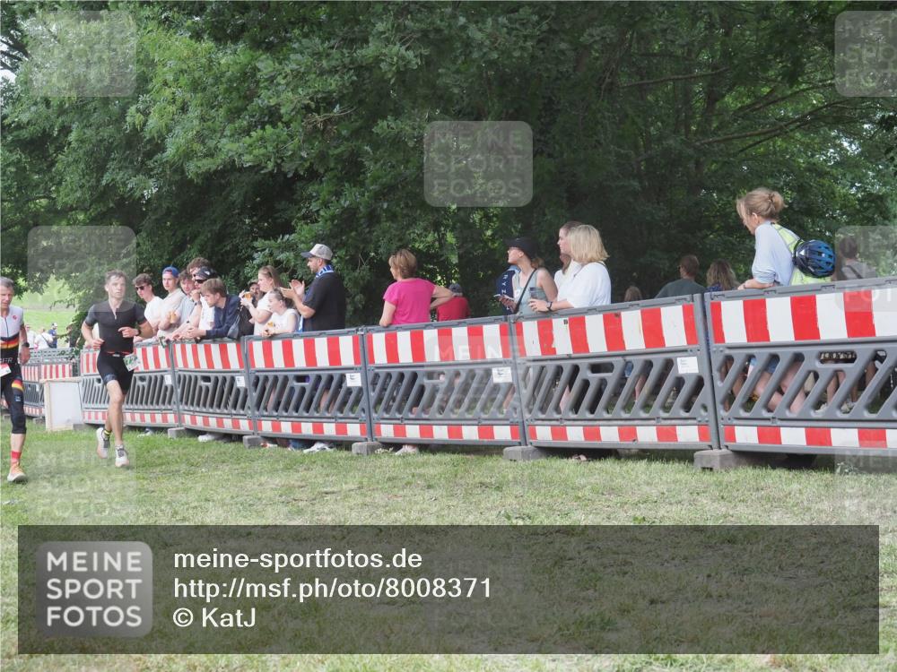 21.06.2025 - 27. Vierlanden-Triathlon KatJ http://msf.ph/oto/8008371 15.06.2025 13:02:20 Ziel 73, 727, 1029, 1030, 1031, 1033 meine-sportfotos.de