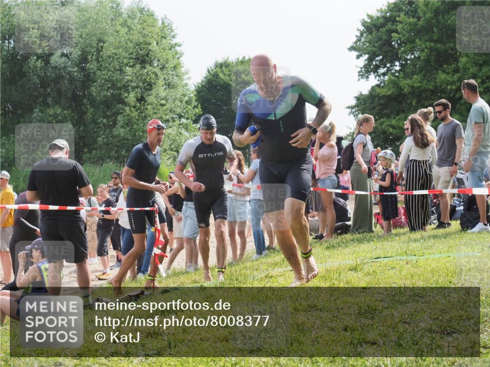 15.06.2025 - 27. Vierlanden-Triathlon KatJ http://msf.ph/oto/8008377 15.06.2025 10:06:48 Schwimmen 367, 386, 388, 396, 423, 440, 441, 457 meine-sportfotos.de