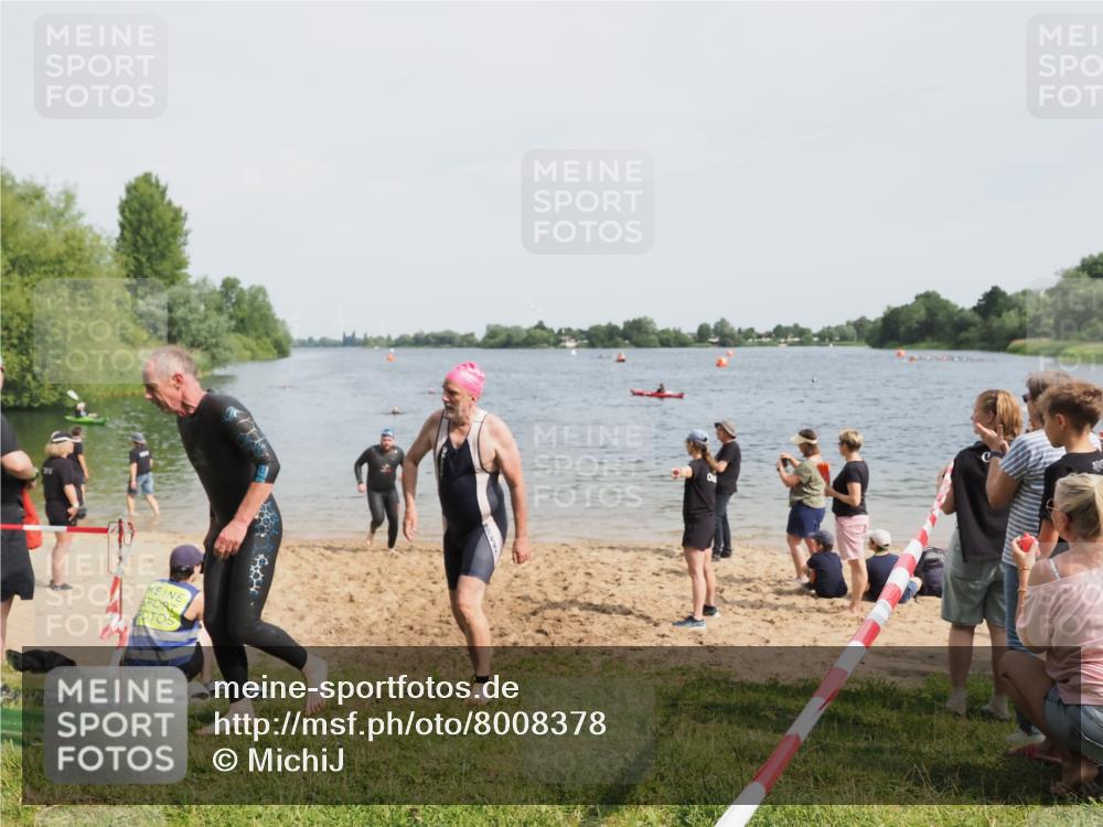 21.06.2025 - 27. Vierlanden-Triathlon MichiJ http://msf.ph/oto/8008378 15.06.2026 10:08:38 Schwimmen 380, 387, 437, 454, 469 meine-sportfotos.de