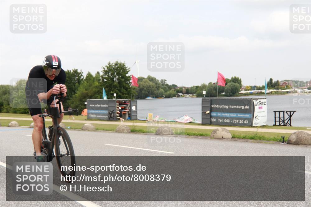 21.06.2025 - 27. Vierlanden-Triathlon H.Heesch http://msf.ph/oto/8008379 15.06.2025 12:15:57 Radfahren 778 meine-sportfotos.de
