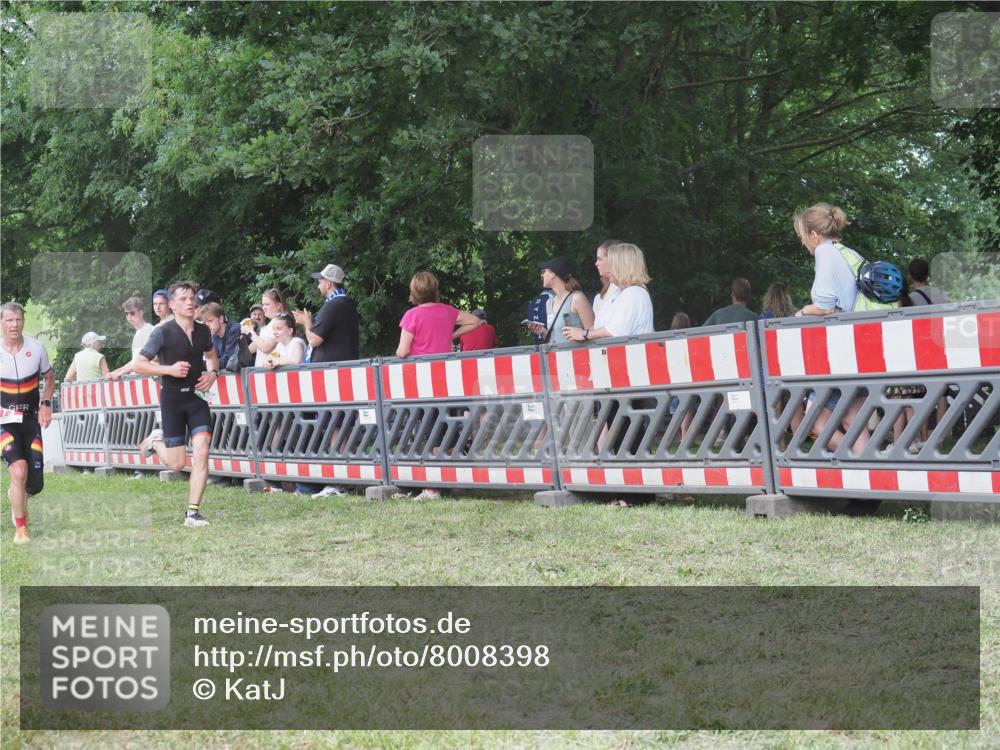 21.06.2025 - 27. Vierlanden-Triathlon KatJ http://msf.ph/oto/8008398 15.06.2025 13:02:20 Ziel 73, 727, 1029, 1030, 1031, 1033 meine-sportfotos.de