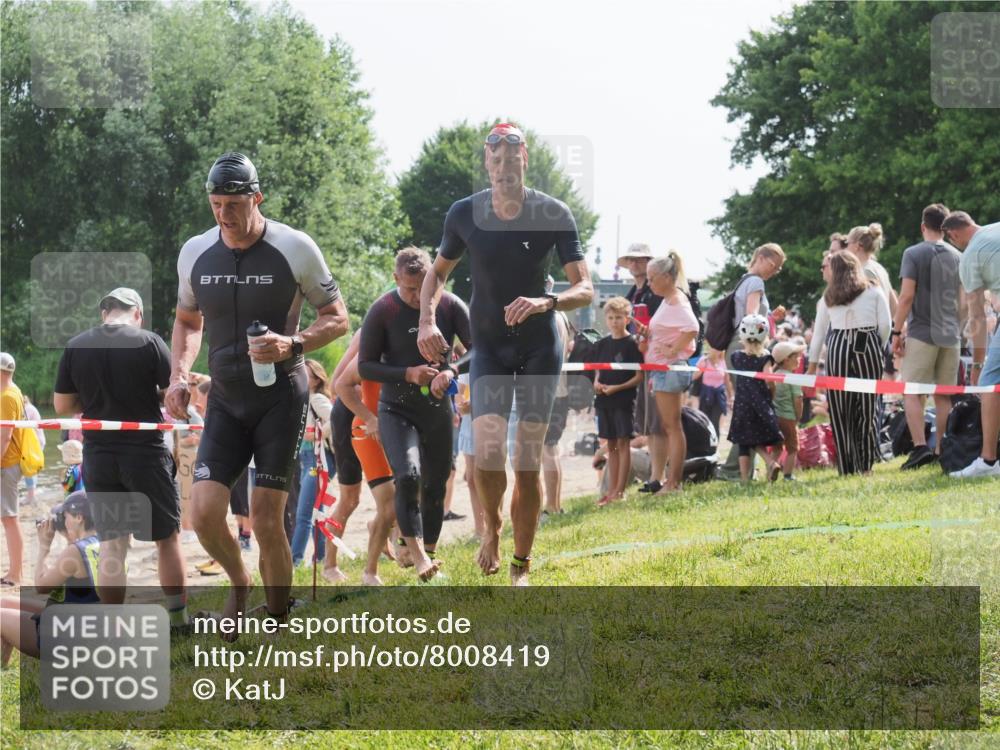15.06.2025 - 27. Vierlanden-Triathlon KatJ http://msf.ph/oto/8008419 15.06.2025 10:06:50 Schwimmen 367, 386, 388, 396, 423, 441, 457 meine-sportfotos.de