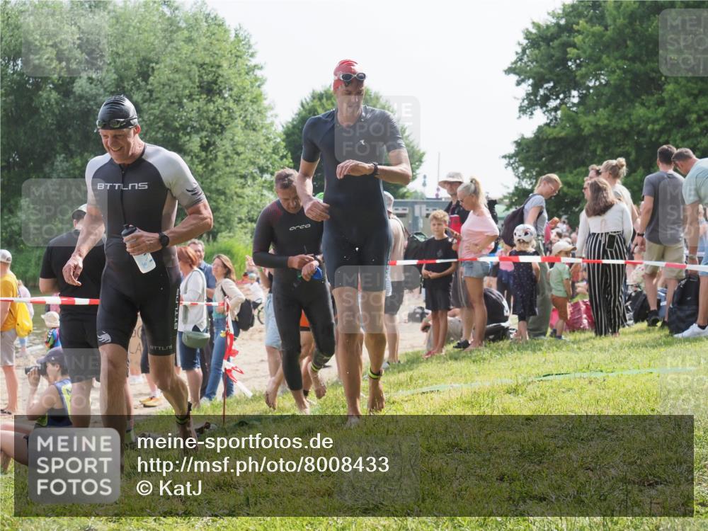 15.06.2025 - 27. Vierlanden-Triathlon KatJ http://msf.ph/oto/8008433 15.06.2025 10:06:50 Schwimmen 367, 386, 388, 396, 423, 441, 457 meine-sportfotos.de