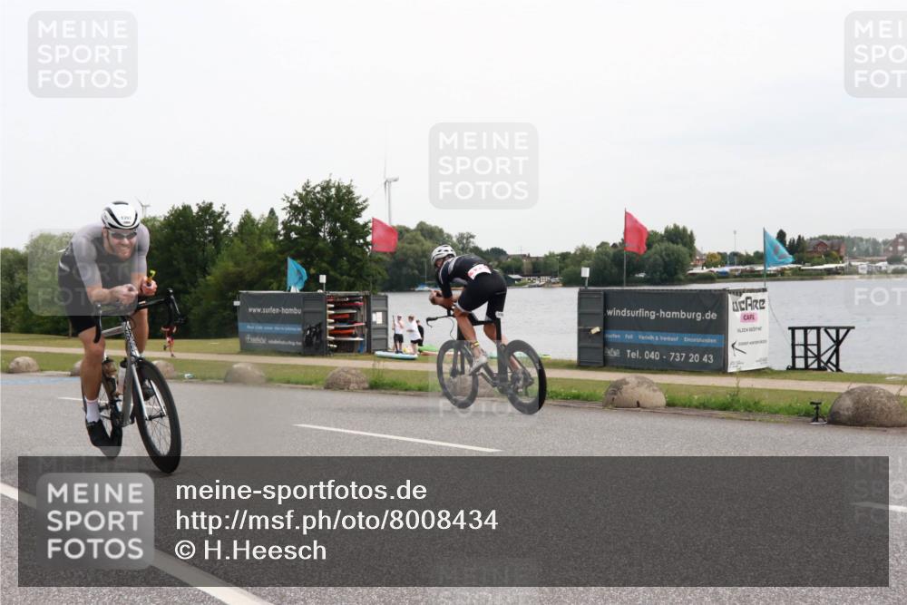 15.06.2025 - 27. Vierlanden-Triathlon H.Heesch http://msf.ph/oto/8008434 15.06.2025 10:47:52 Radfahren 168, 396, 402, 1397 meine-sportfotos.de