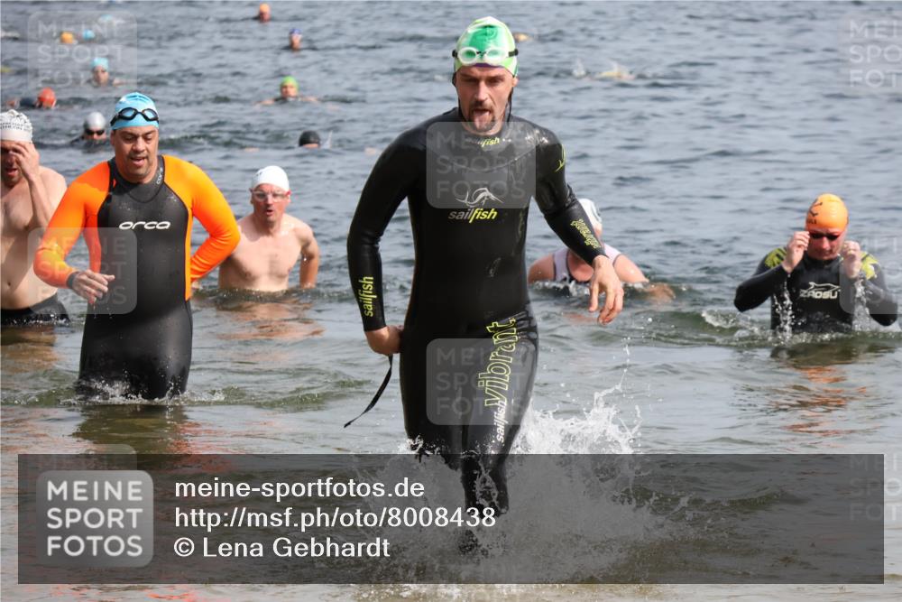 15.06.2025 - 27. Vierlanden-Triathlon Lena Gebhardt http://msf.ph/oto/8008438 15.06.2025 10:05:59 Schwimmen 362, 369, 372, 410, 435, 448, 458 meine-sportfotos.de