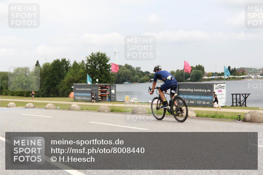 21.06.2025 - 27. Vierlanden-Triathlon H.Heesch http://msf.ph/oto/8008440 15.06.2025 12:16:42 Radfahren 838 meine-sportfotos.de