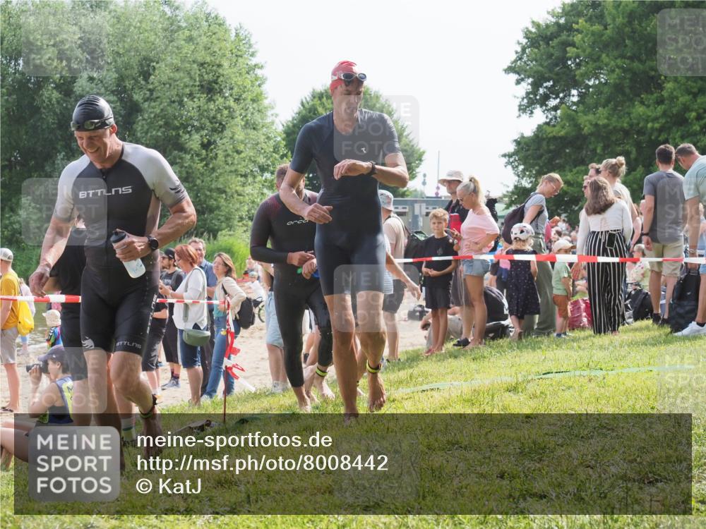 15.06.2025 - 27. Vierlanden-Triathlon KatJ http://msf.ph/oto/8008442 15.06.2025 10:06:50 Schwimmen 367, 386, 388, 396, 423, 441, 457 meine-sportfotos.de