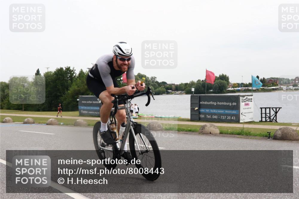 15.06.2025 - 27. Vierlanden-Triathlon H.Heesch http://msf.ph/oto/8008443 15.06.2025 10:47:52 Radfahren 168, 396, 402, 1397 meine-sportfotos.de