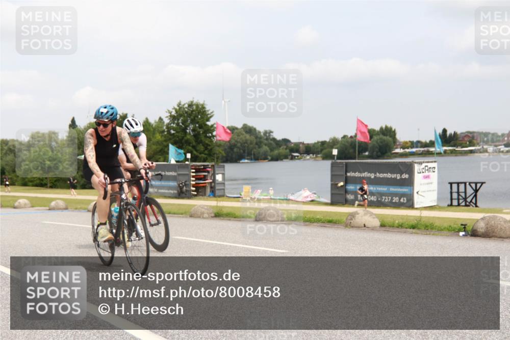21.06.2025 - 27. Vierlanden-Triathlon H.Heesch http://msf.ph/oto/8008458 15.06.2025 12:16:50 Radfahren 808, 838, 862, 918 meine-sportfotos.de