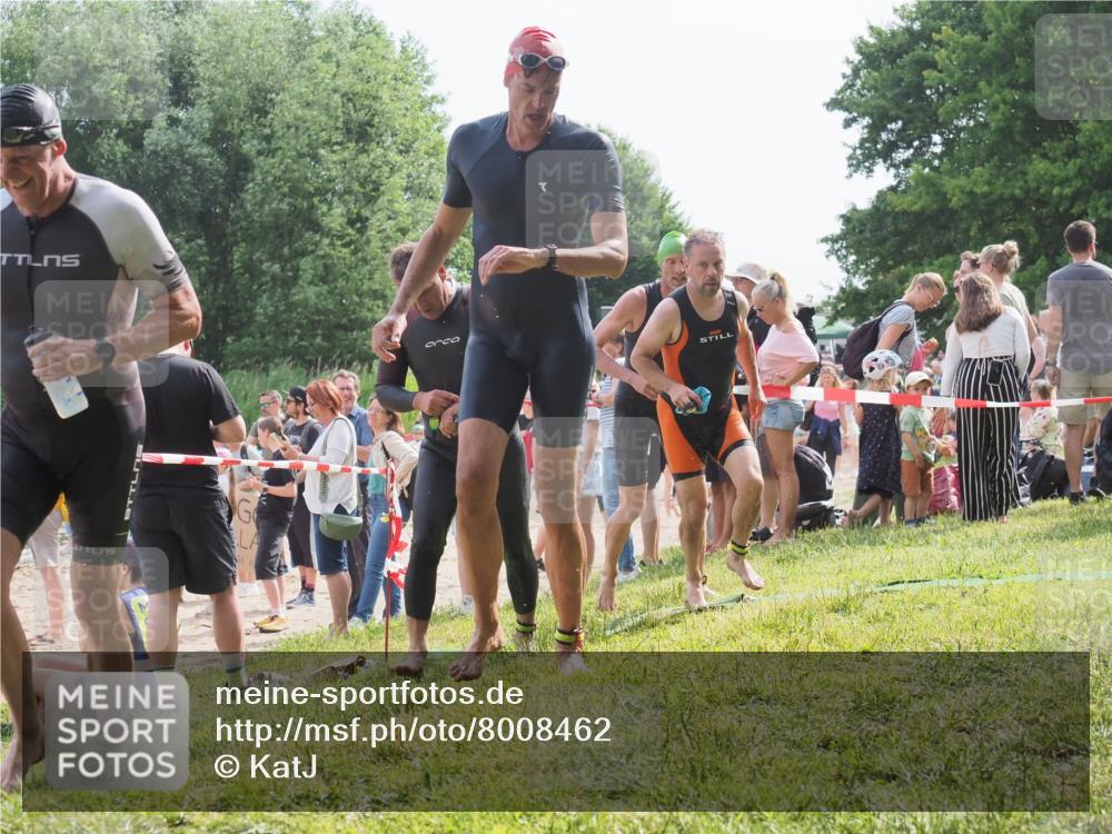 15.06.2025 - 27. Vierlanden-Triathlon KatJ http://msf.ph/oto/8008462 15.06.2025 10:06:51 Schwimmen 367, 386, 388, 396, 423, 441, 457 meine-sportfotos.de