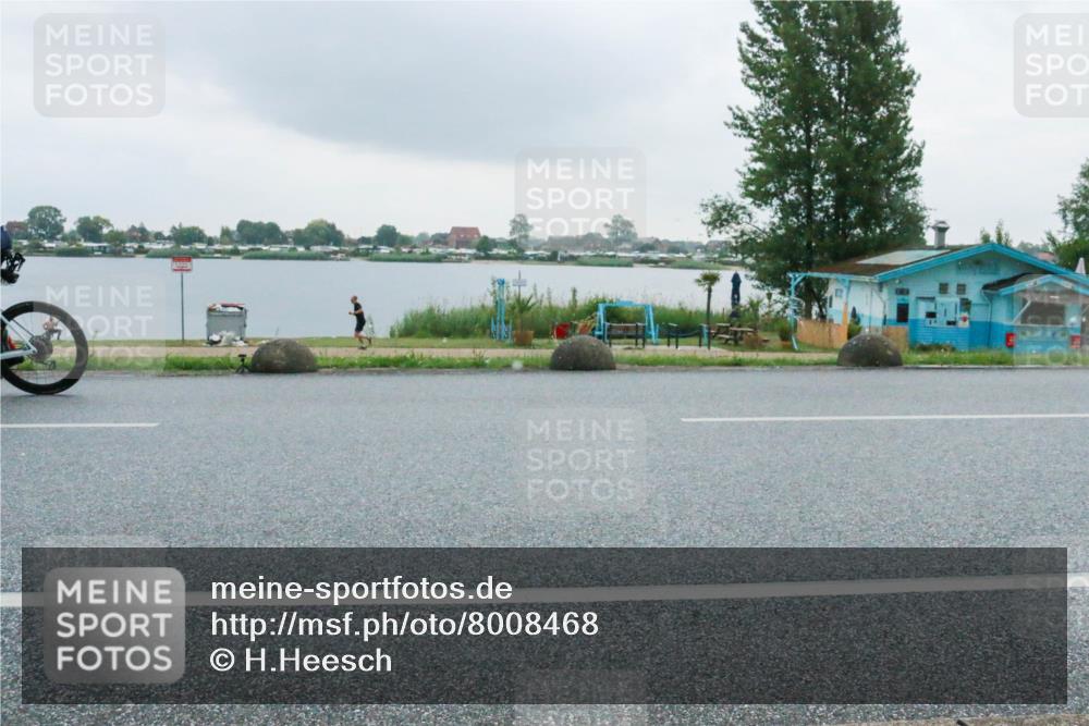 21.06.2025 - 27. Vierlanden-Triathlon H.Heesch http://msf.ph/oto/8008468 15.06.2025 13:27:21 Radfahren 1119, 1317 meine-sportfotos.de