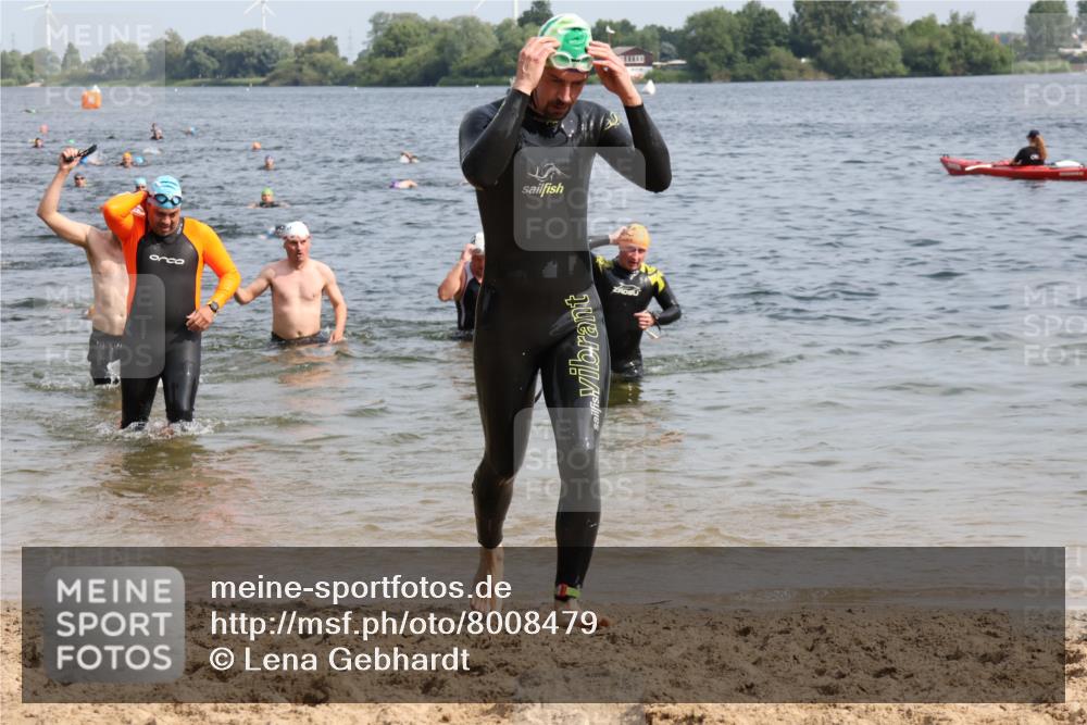 15.06.2025 - 27. Vierlanden-Triathlon Lena Gebhardt http://msf.ph/oto/8008479 15.06.2025 10:06:01 Schwimmen 362, 369, 372, 381, 410, 448, 458 meine-sportfotos.de