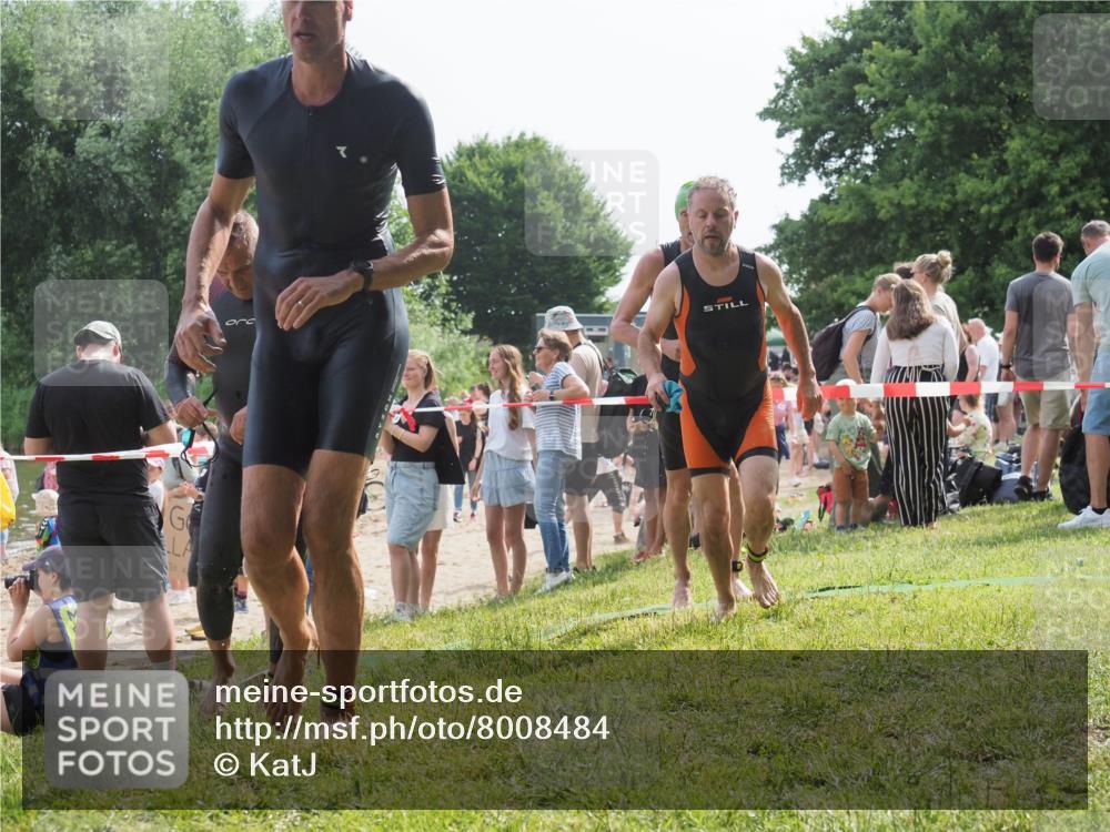 15.06.2025 - 27. Vierlanden-Triathlon KatJ http://msf.ph/oto/8008484 15.06.2025 10:06:52 Schwimmen 367, 386, 388, 396, 423, 441, 457 meine-sportfotos.de