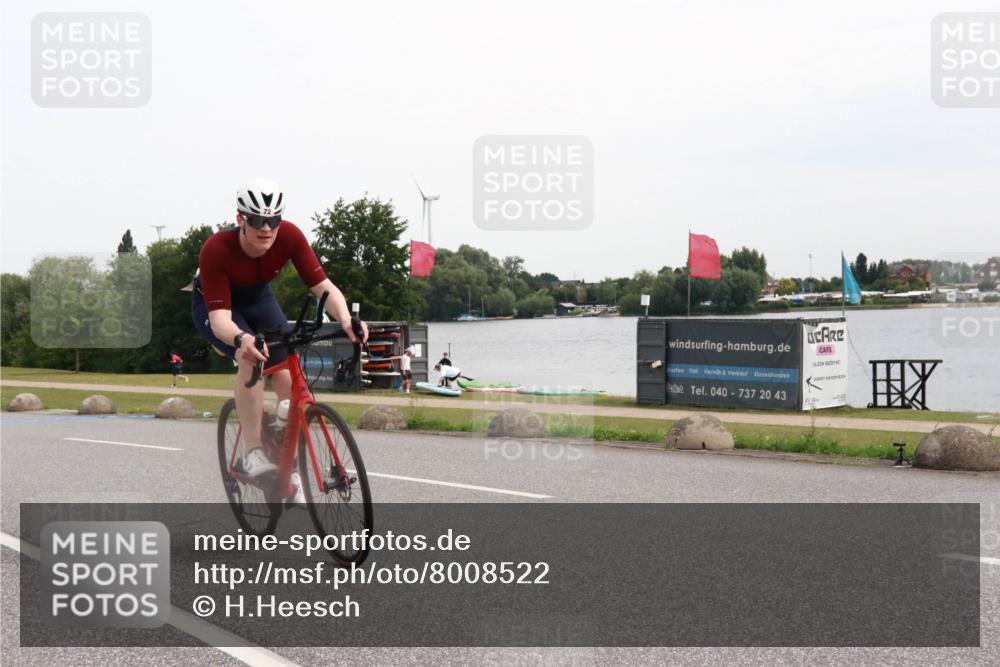 15.06.2025 - 27. Vierlanden-Triathlon H.Heesch http://msf.ph/oto/8008522 15.06.2025 10:48:14 Radfahren 72, 187 meine-sportfotos.de