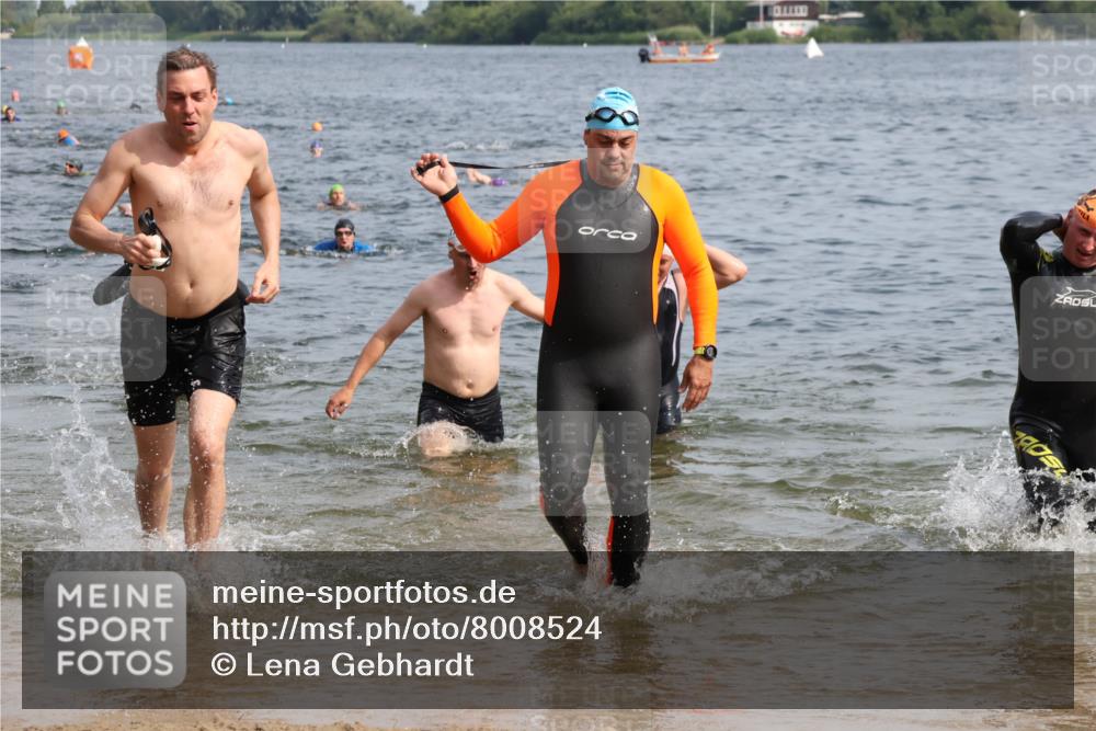 15.06.2025 - 27. Vierlanden-Triathlon Lena Gebhardt http://msf.ph/oto/8008524 15.06.2025 10:06:04 Schwimmen 362, 369, 370, 372, 381, 410, 418, 448, 455, 458 meine-sportfotos.de