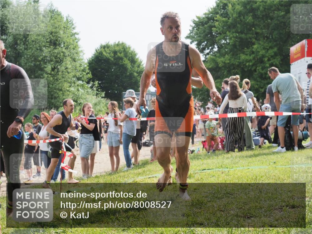15.06.2025 - 27. Vierlanden-Triathlon KatJ http://msf.ph/oto/8008527 15.06.2025 10:06:53 Schwimmen 367, 386, 388, 396, 423, 441, 457, 467 meine-sportfotos.de