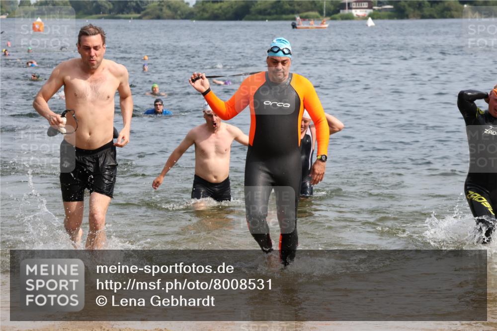 15.06.2025 - 27. Vierlanden-Triathlon Lena Gebhardt http://msf.ph/oto/8008531 15.06.2025 10:06:04 Schwimmen 362, 369, 370, 372, 381, 410, 418, 448, 455, 458 meine-sportfotos.de