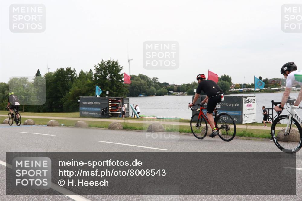 15.06.2025 - 27. Vierlanden-Triathlon H.Heesch http://msf.ph/oto/8008543 15.06.2025 10:48:21 Radfahren 22, 34, 93, 139, 393 meine-sportfotos.de