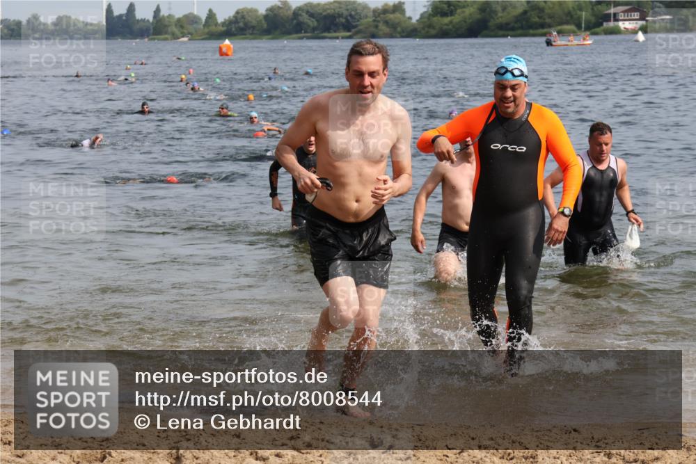 15.06.2025 - 27. Vierlanden-Triathlon Lena Gebhardt http://msf.ph/oto/8008544 15.06.2025 10:06:05 Schwimmen 362, 369, 370, 372, 381, 410, 418, 448, 455, 458 meine-sportfotos.de
