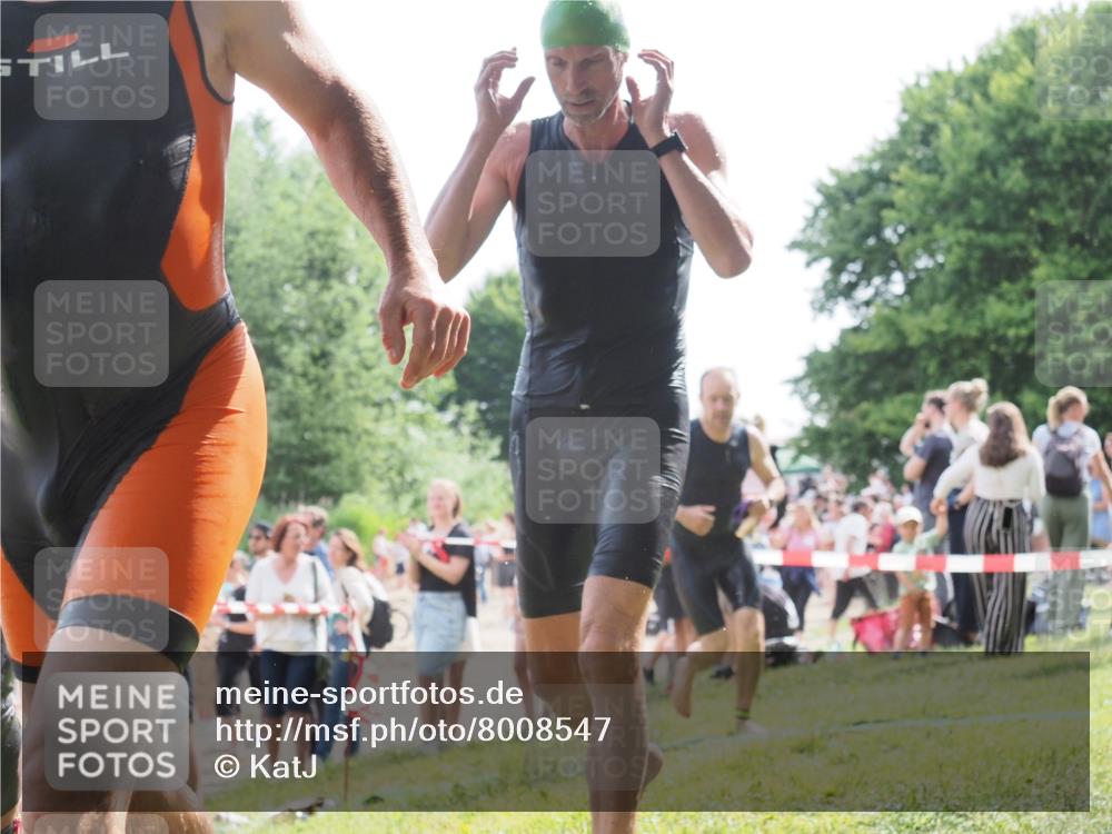 15.06.2025 - 27. Vierlanden-Triathlon KatJ http://msf.ph/oto/8008547 15.06.2025 10:06:54 Schwimmen 367, 386, 388, 396, 423, 429, 441, 457, 467 meine-sportfotos.de