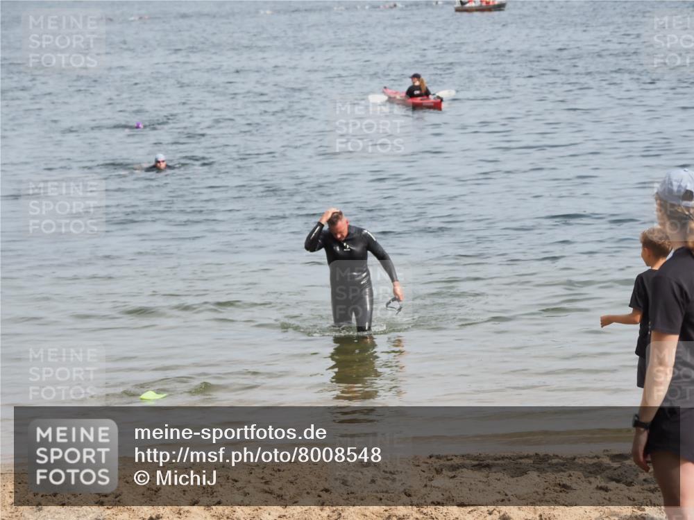21.06.2025 - 27. Vierlanden-Triathlon MichiJ http://msf.ph/oto/8008548 15.06.2026 10:09:21 Schwimmen  meine-sportfotos.de