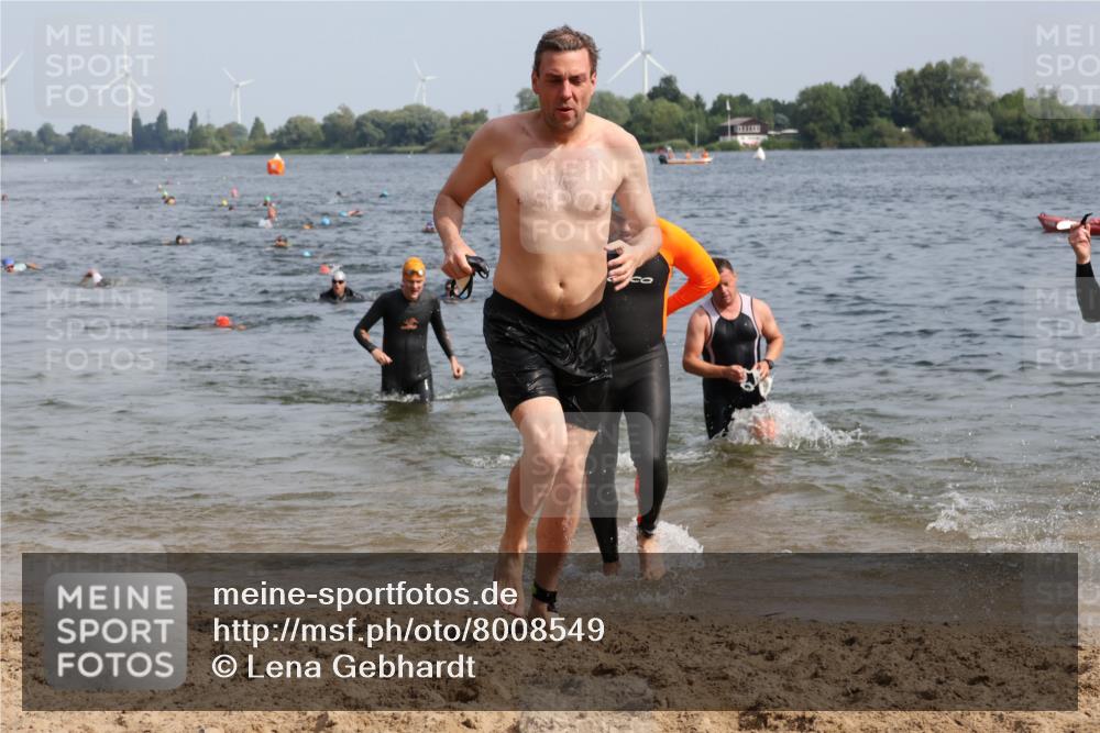 15.06.2025 - 27. Vierlanden-Triathlon Lena Gebhardt http://msf.ph/oto/8008549 15.06.2025 10:06:06 Schwimmen 362, 369, 370, 372, 381, 410, 418, 448, 455 meine-sportfotos.de